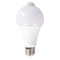 LED-лампа E27 9 Вт із датчиками руху та освітленості, кут світіння 120°, біле світло, автоматичне