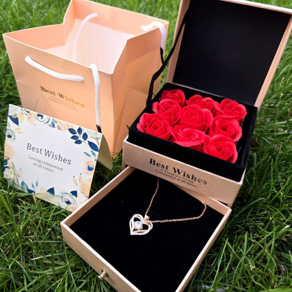 Подарочный набор мыльных роз Best Wishes 9 шт с кулоном, розовый Подарочный набор мыльных роз Best Wishes 9 шт с кулоном, розовый