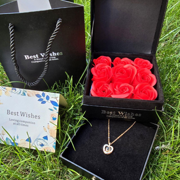 Подарочный набор роз из мыла Best Wishes 9 шт. в черной шкатулке с кулоном-цепочкой Сердце Heart Love Подарочный набор роз из мыла Best Wishes 9 шт. в черной шкатулке с кулоном-цепочкой Сердце Heart Love